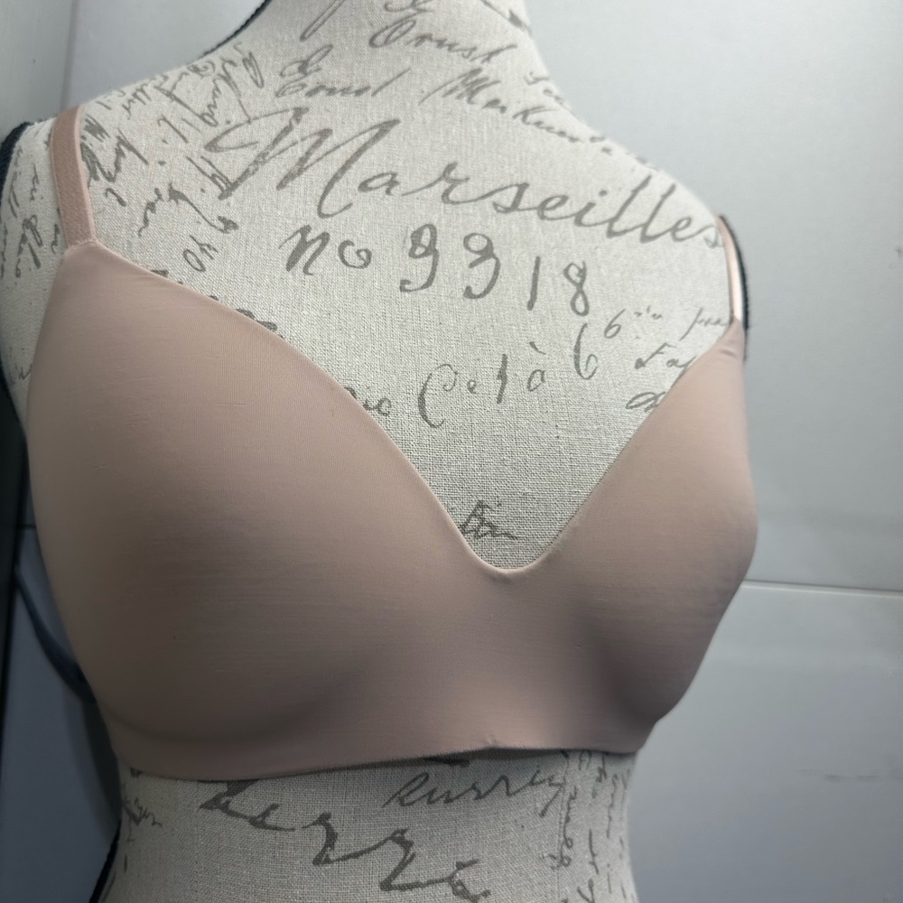 32DD Victoria’s Secret T-Shirt Lightly Lined Wireless Bra Beige Nude WireFree